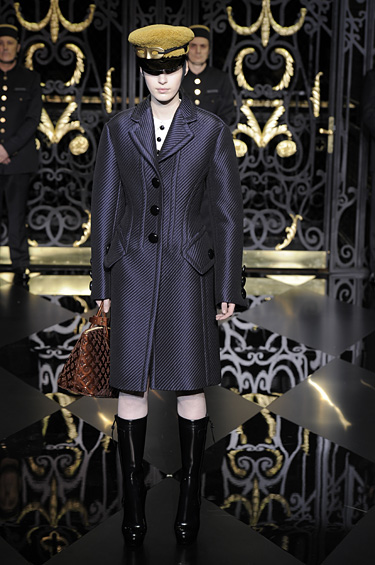 Louis Vuitton 1 - Descubre la colección de damas Ready to Wear Otoño-Invierno 2011-12